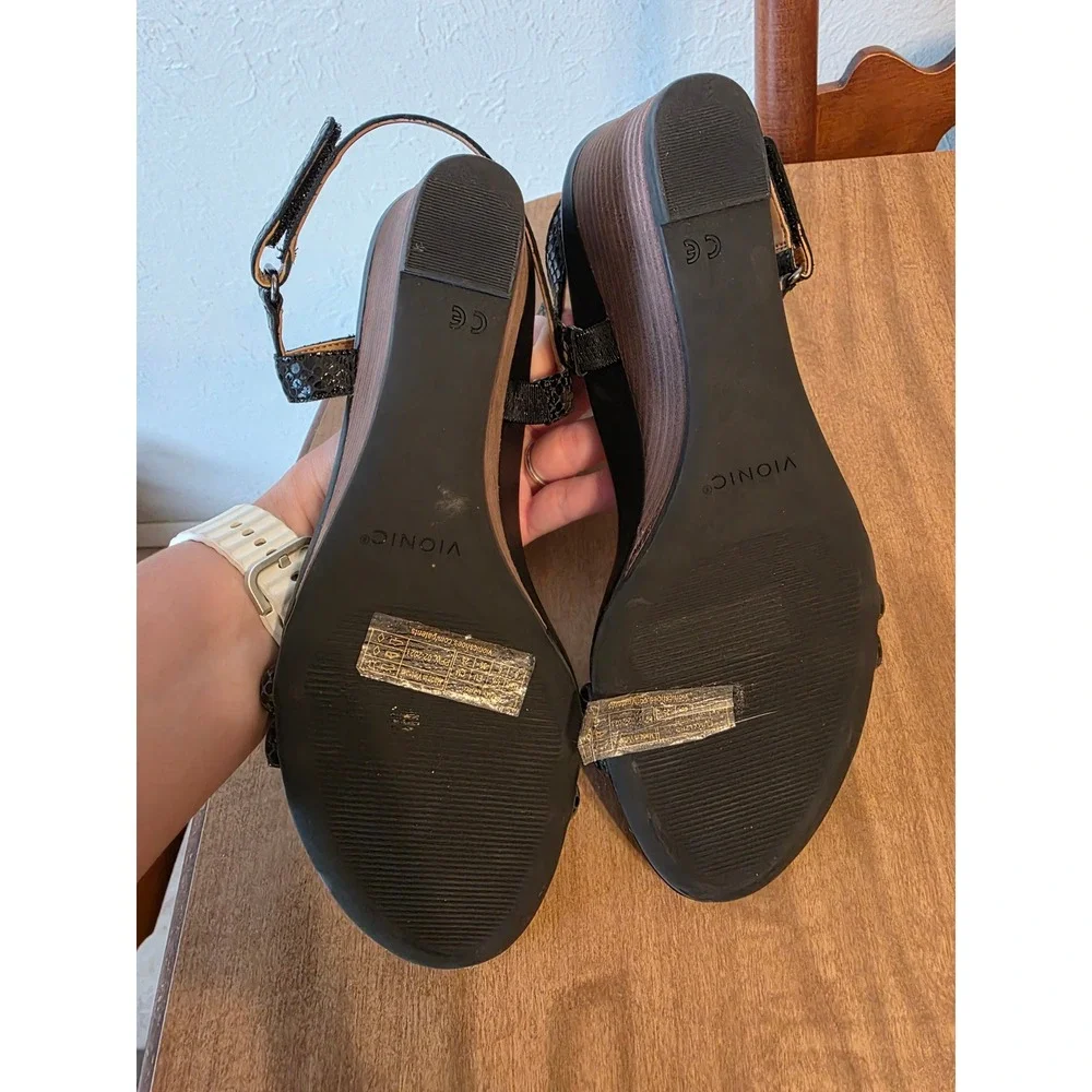 Vionic Emmy Wedge Womens 8 Black Lizard Orthopedic